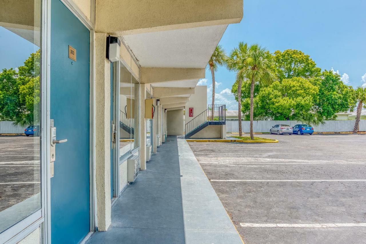 Bayside Inn Pinellas Park - Clearwater Exterior foto